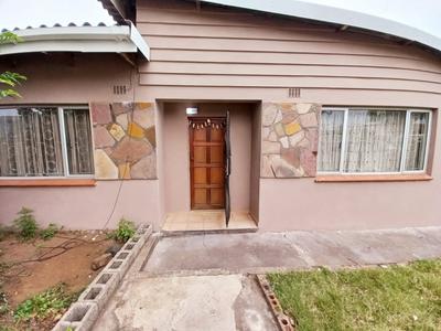 House For Sale in Merebank, Durban
